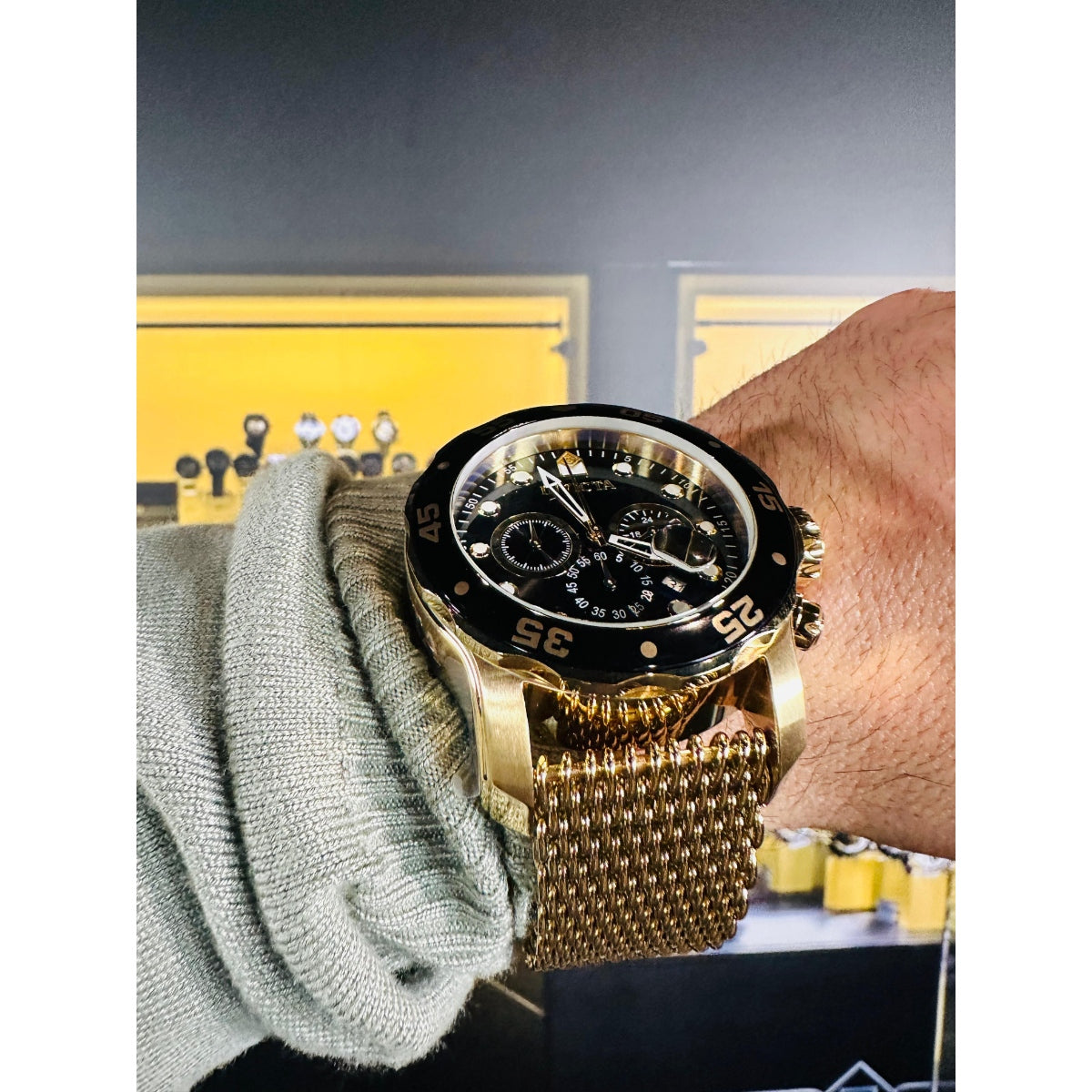 Invicta Pro Diver Atlas Men's Watch - 48mm. Gold (47238)