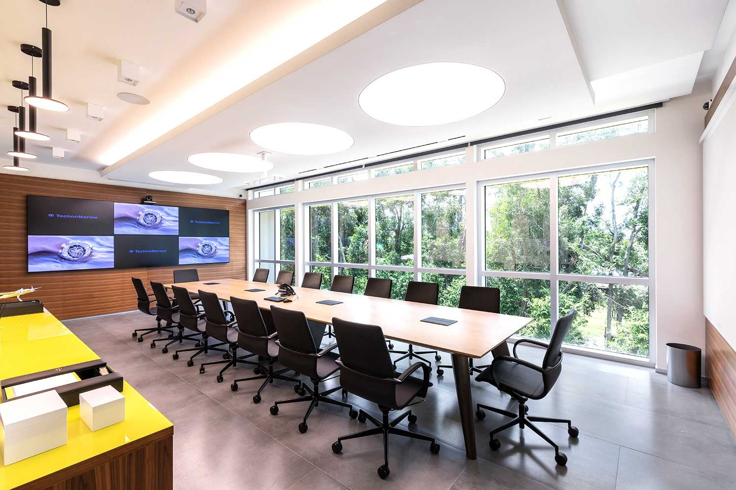imgi_1_Invicta-Invicta-Headquarters_40.jpg